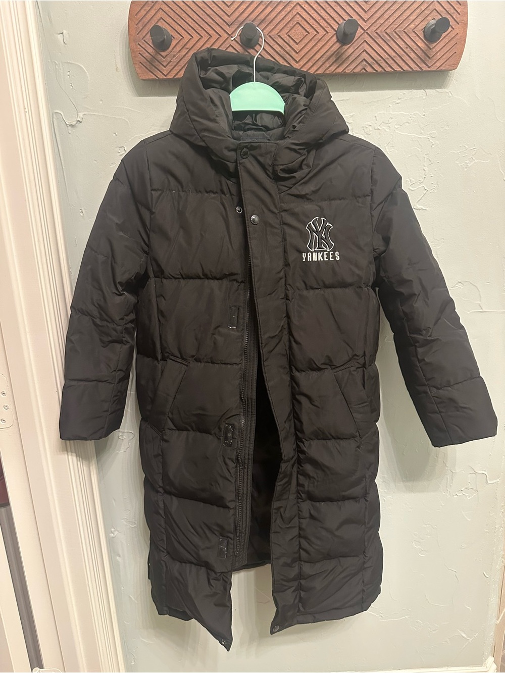 MLB Black Yankees Down Parka (READ MEASUREMENTS FIRST)